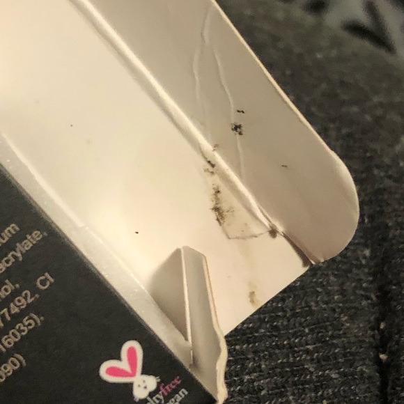 Random 4-pz Makeup Lot - Picture 12 of 13